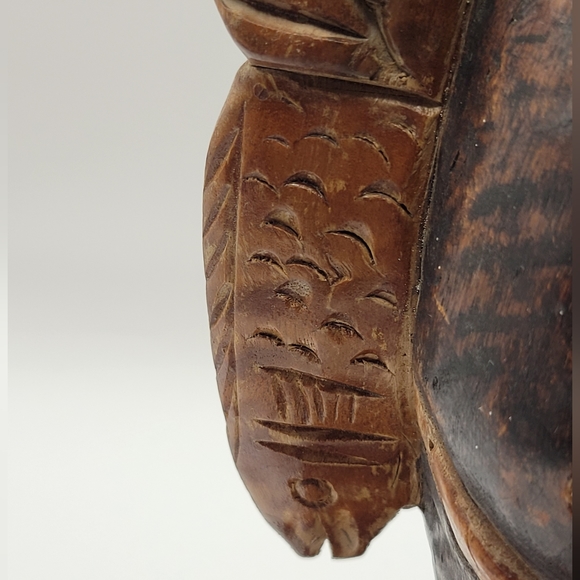 Vintage Handcarved Wood Figurine. Man, with fish and staff? - Picture 4 of 8